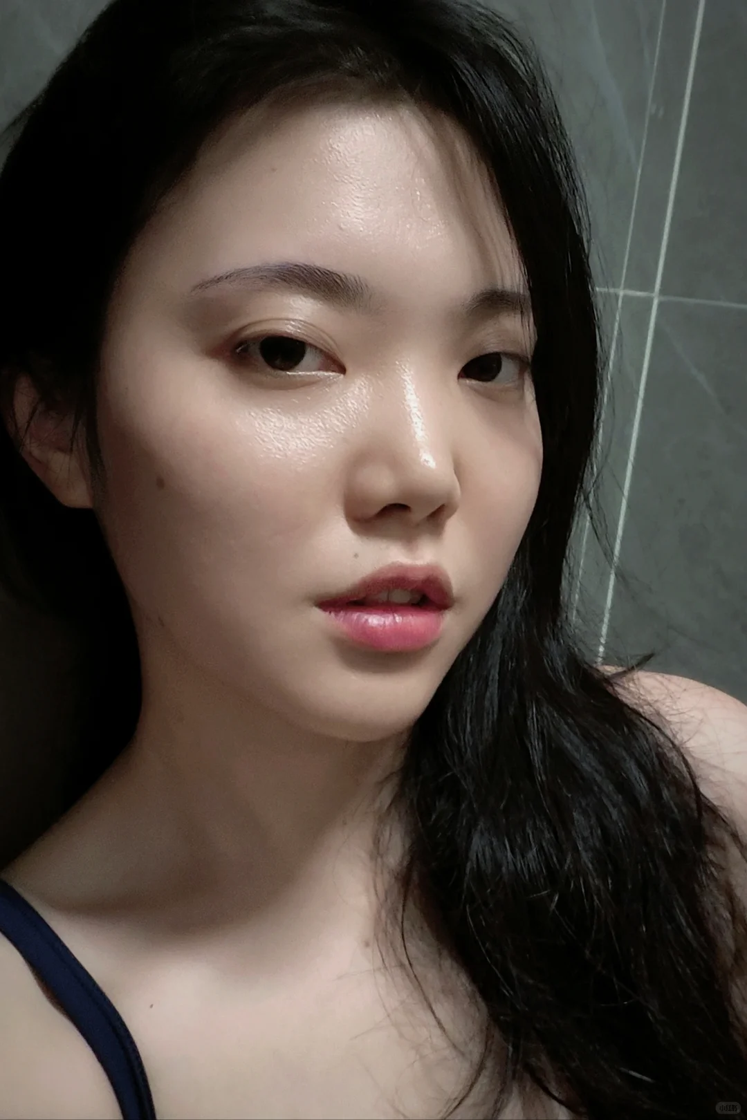 如果她稍微眯起眼睛