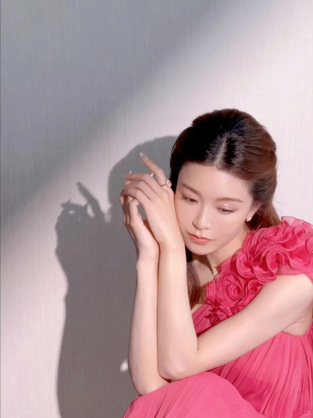 文咏珊，玫瑰花开，美到心坎里了🌹
