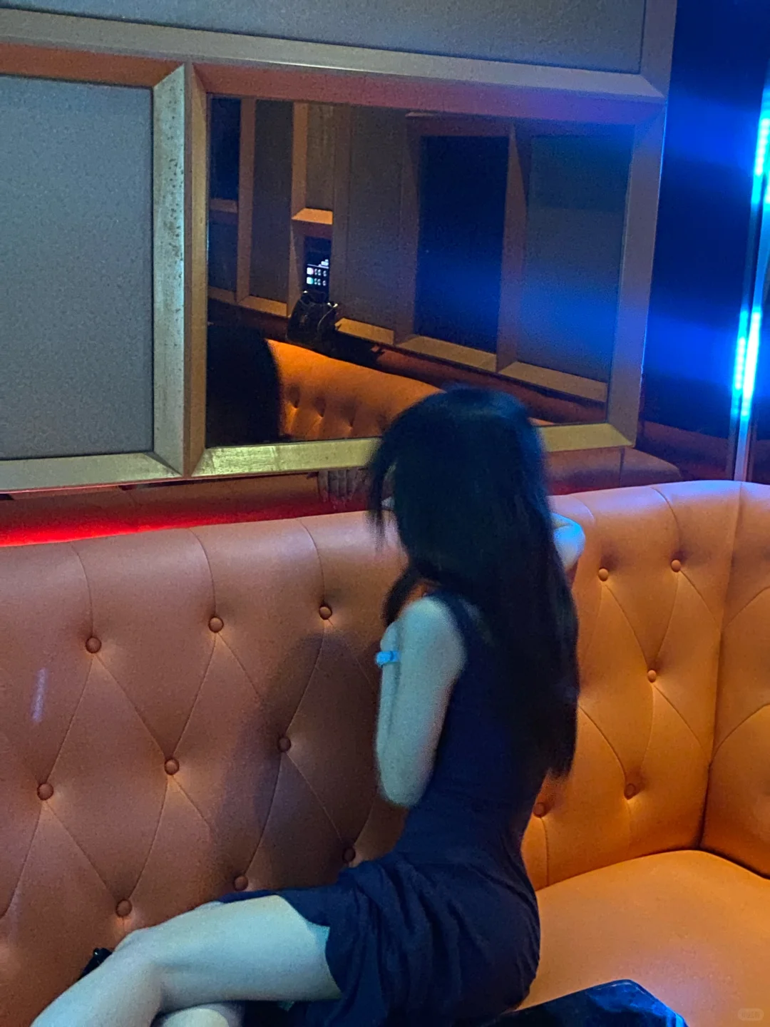KTV拍照姿势