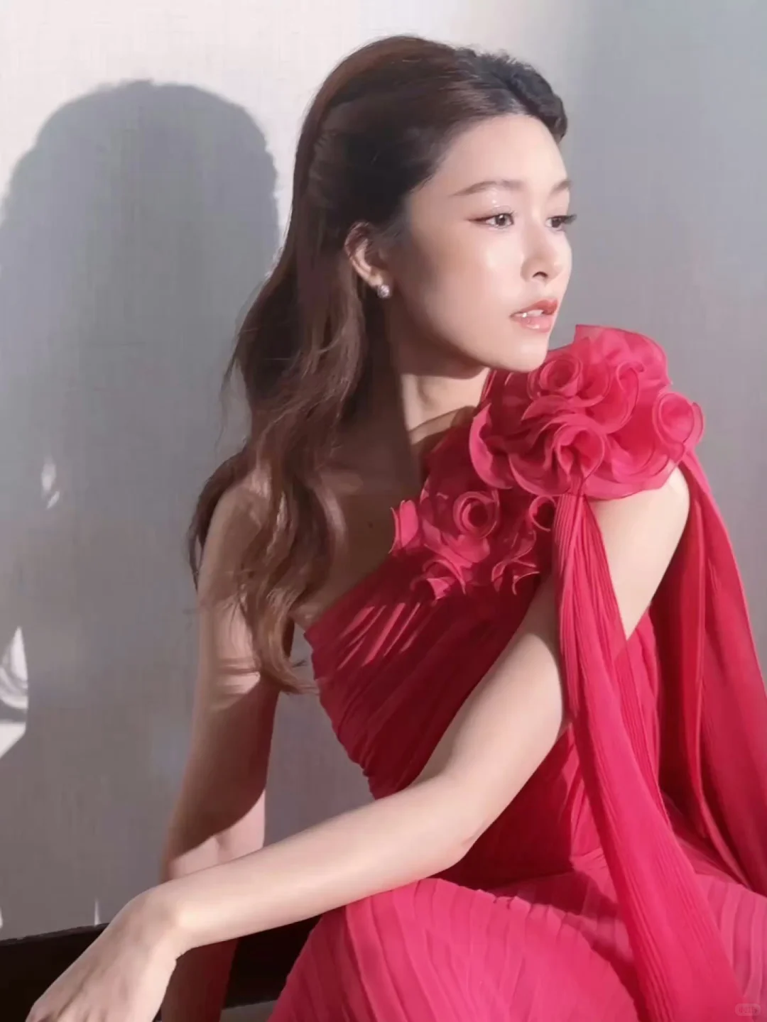 文咏珊，玫瑰花开，美到心坎里了🌹