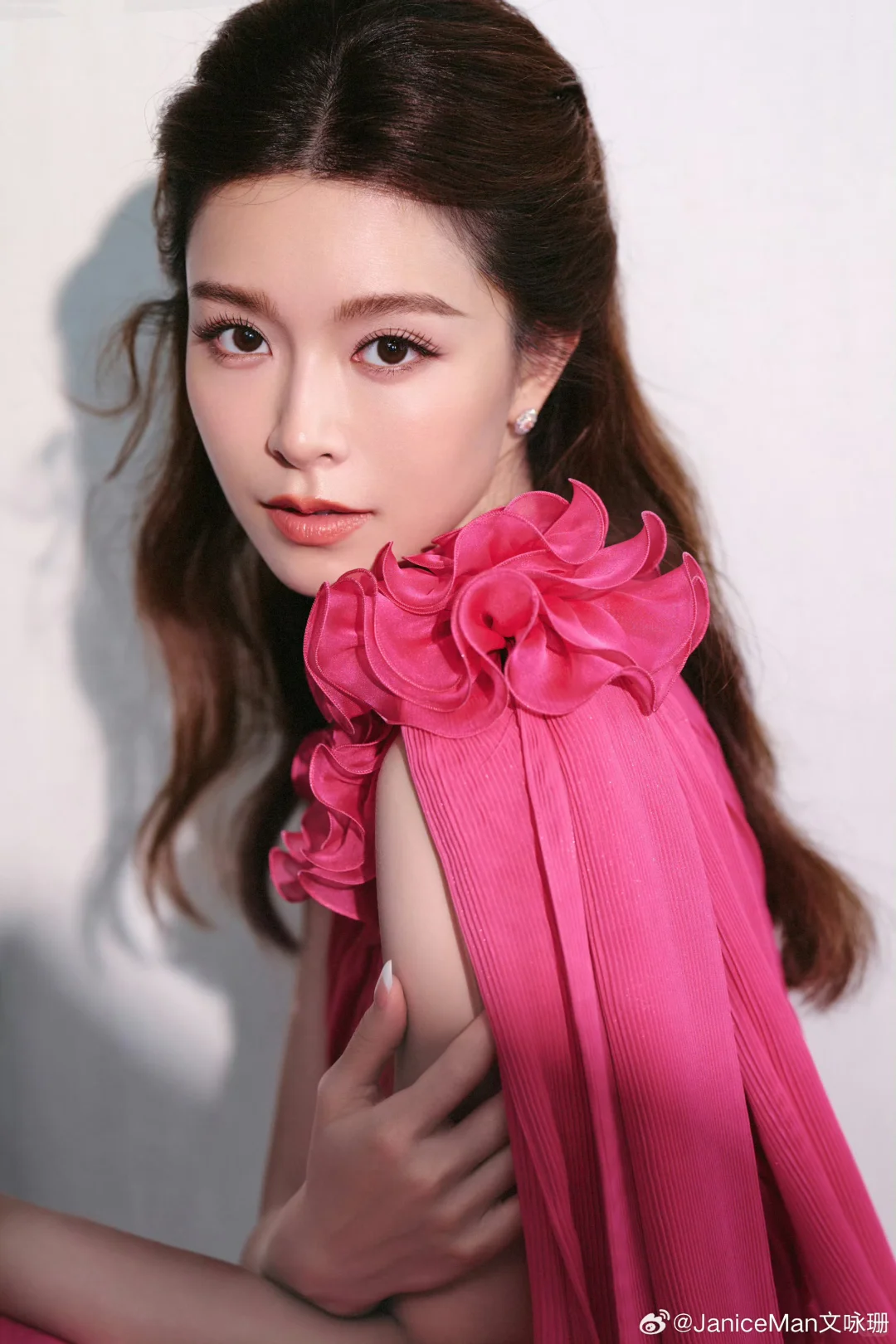 文咏珊，玫瑰花开，美到心坎里了🌹