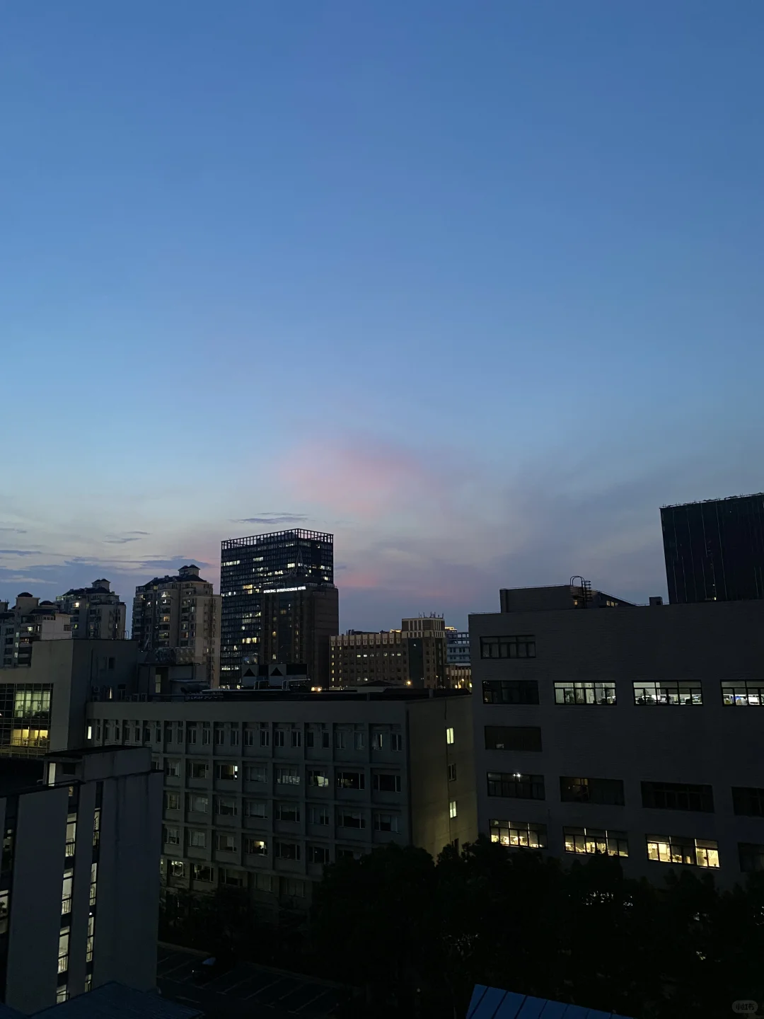 业主本人、因看中新房，8月之前想赶紧售出