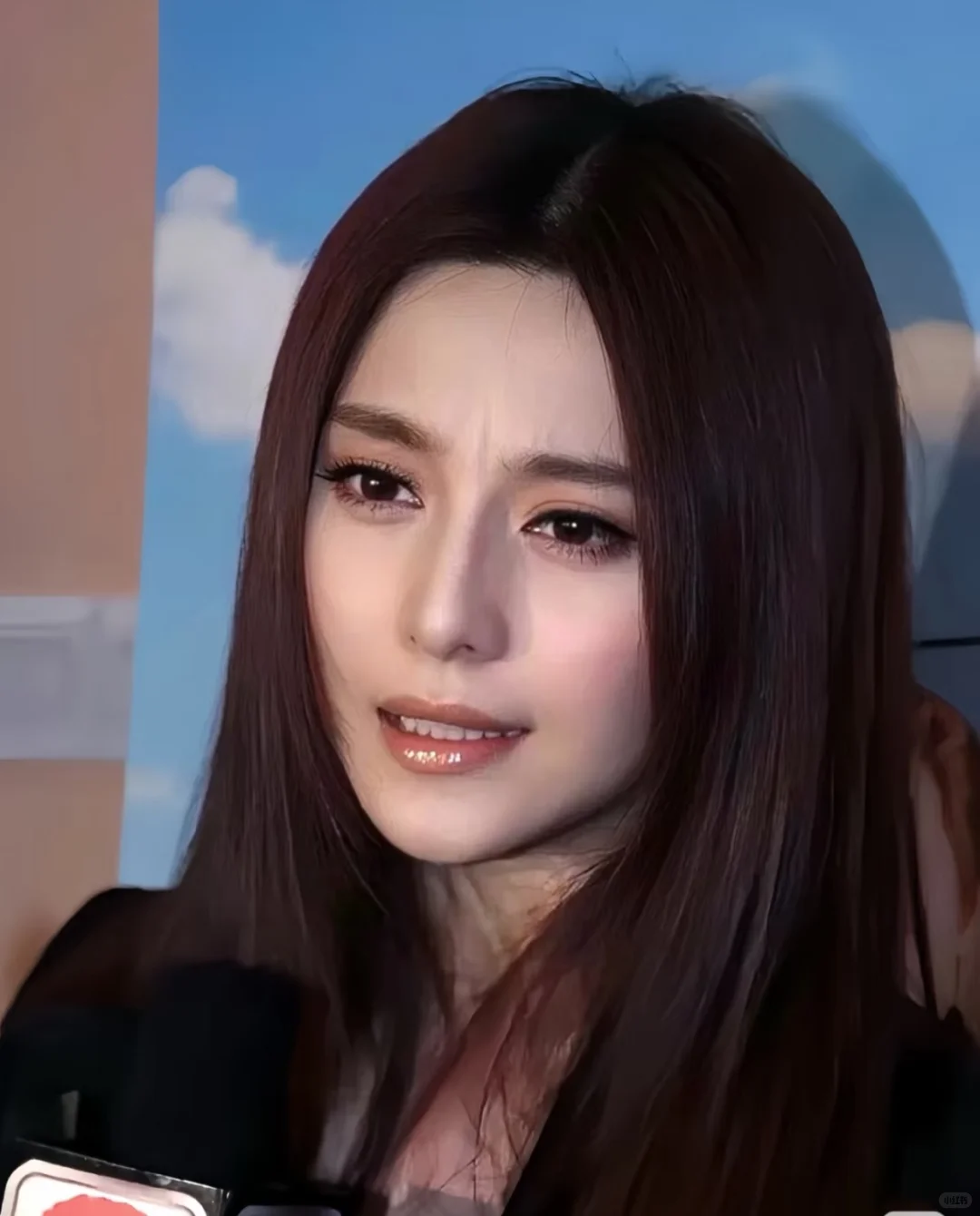 你有一双饱含情意的眼