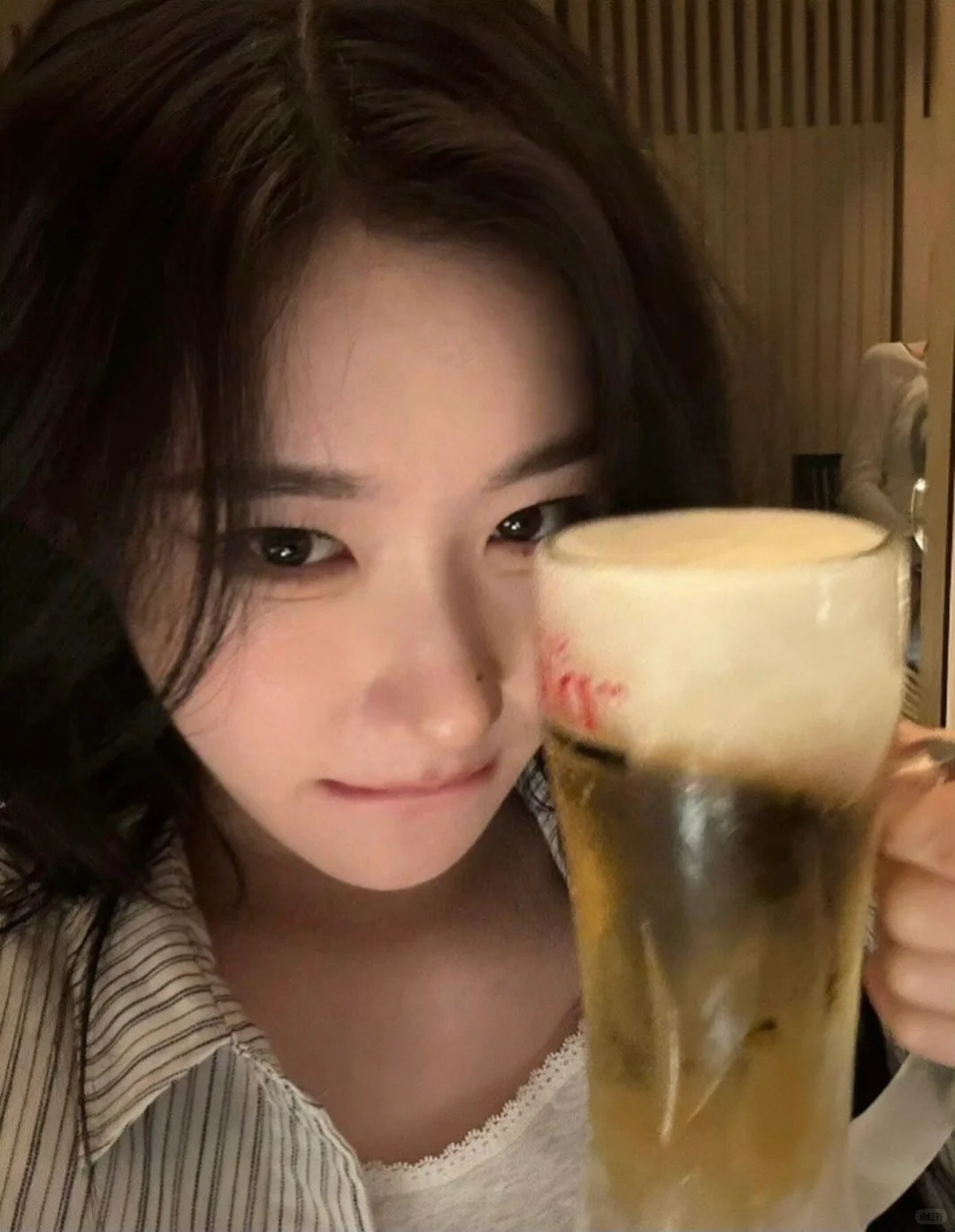 这眼神魅到我了😇