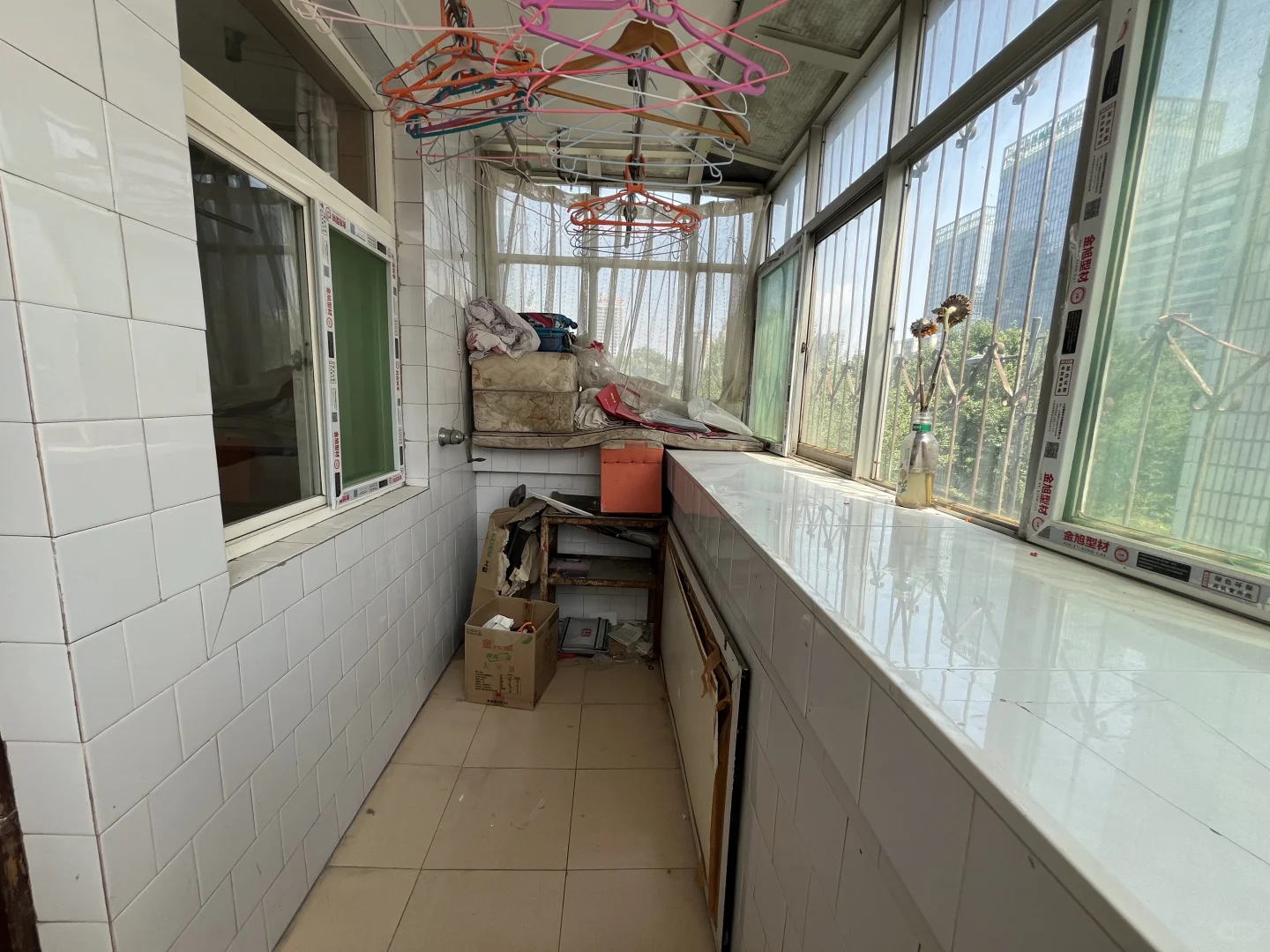 丛台公园南门三居室出租一千出头
