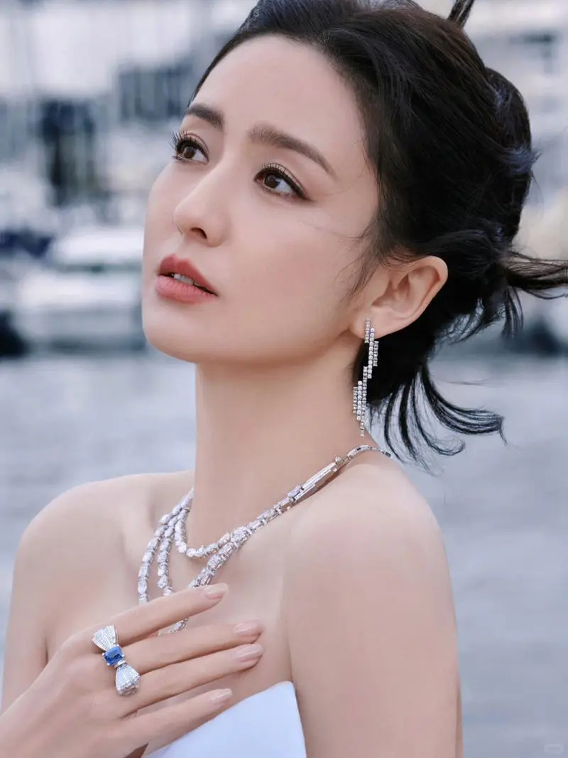 佟丽娅眼神，极致美，如梦似幻！