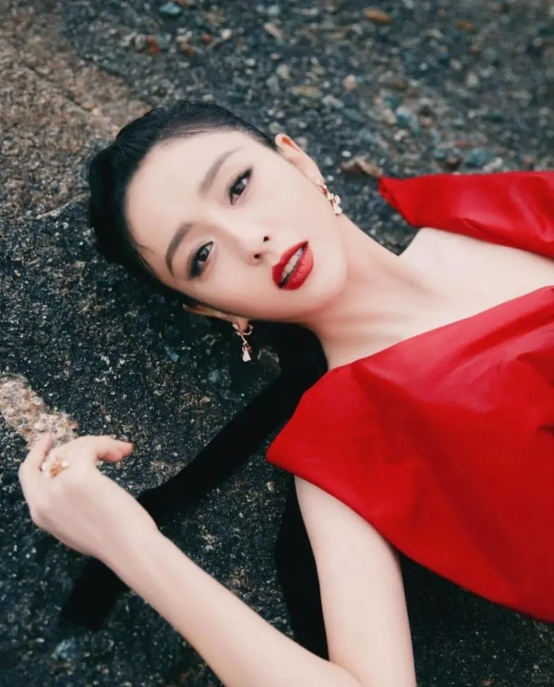 佟丽娅眼神，极致美，如梦似幻！