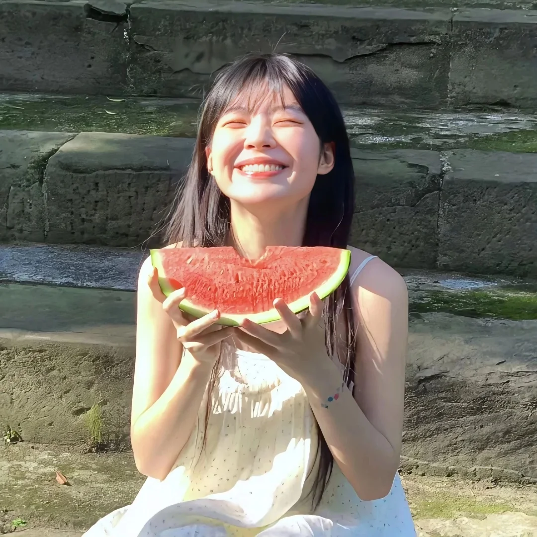 𝙒𝙚𝘾𝙝𝙖𝙩甜妹统治世界🎀