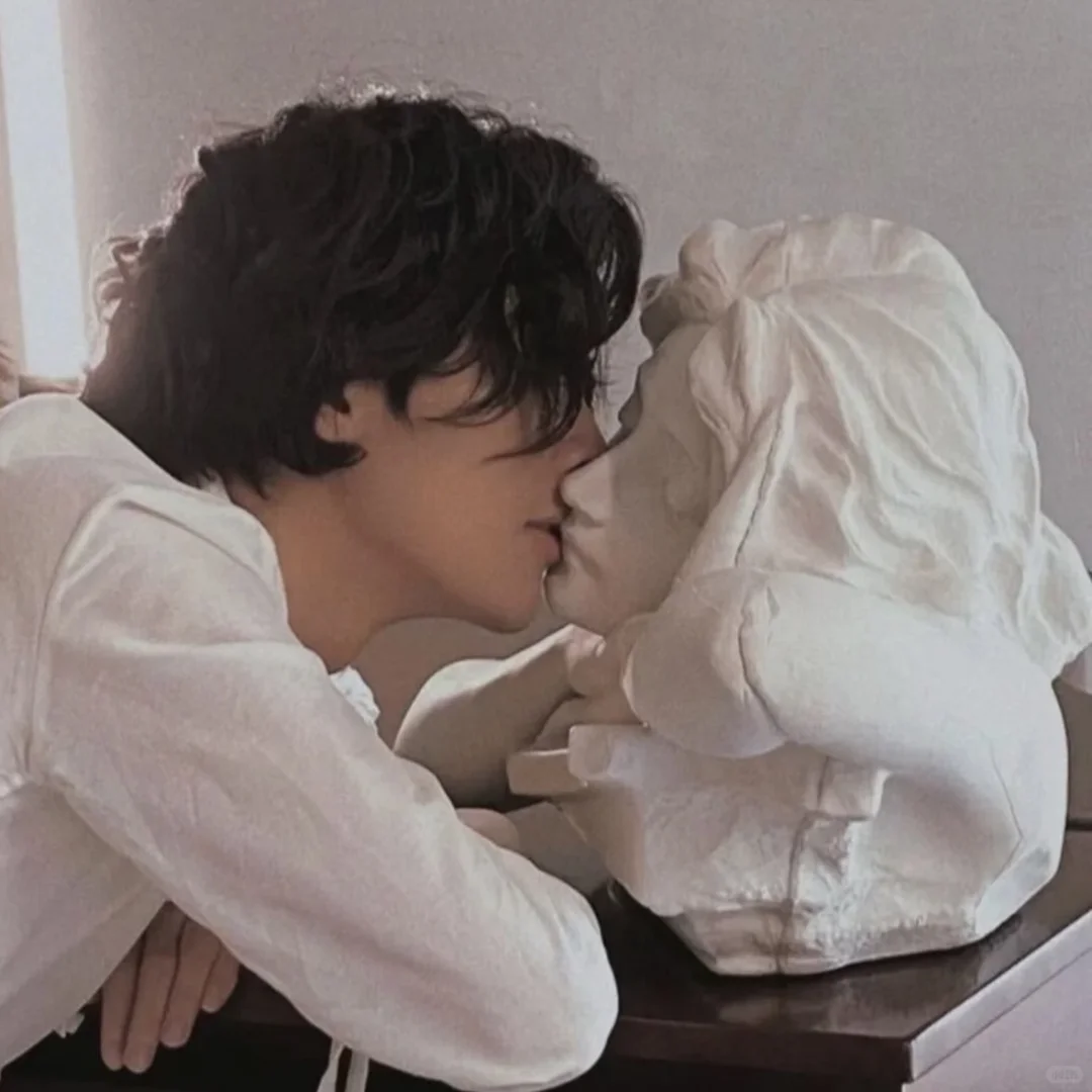 Human & Sculpture