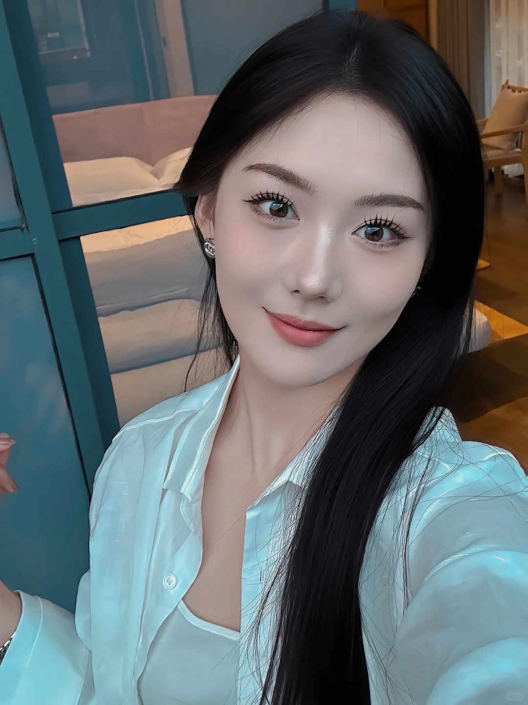 被她甜醒了，是谁的梦中情女