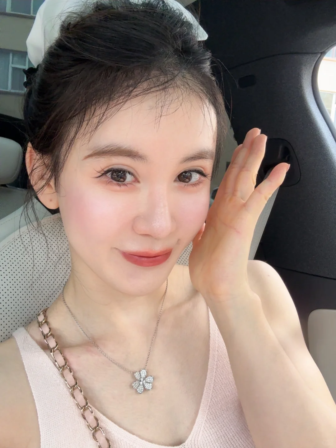 谁的车内自拍不美！😍😍