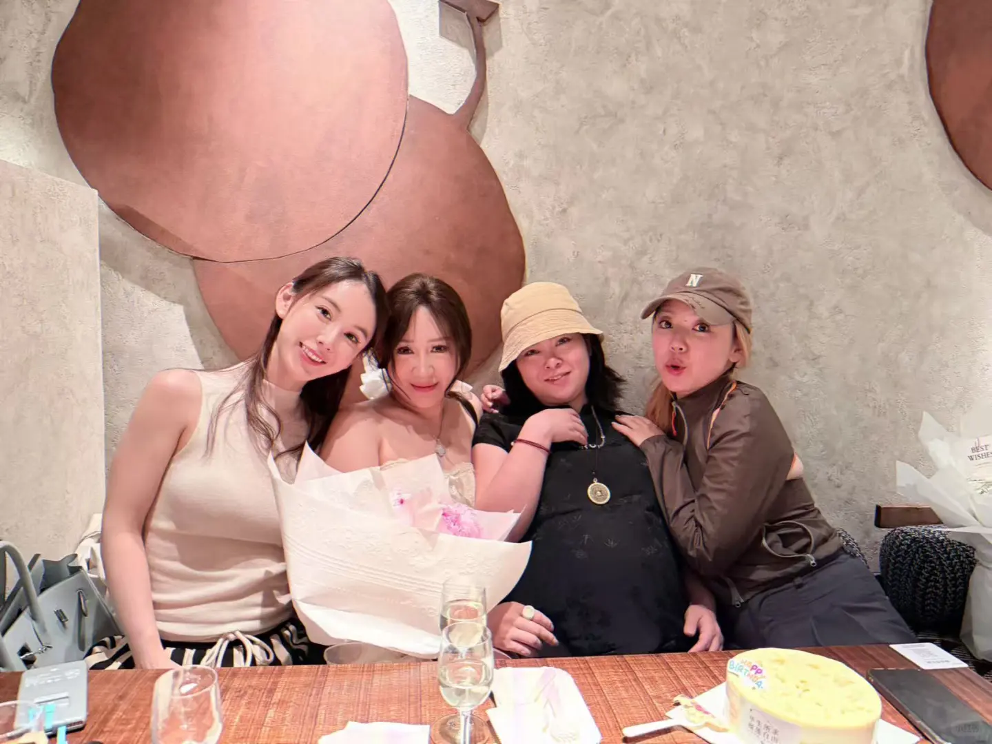 谁的车内自拍不美！😍😍