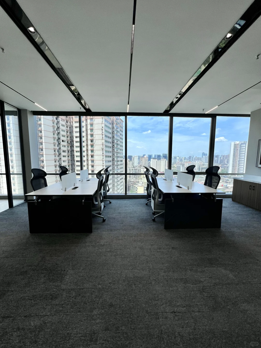 有这样的办公室，老板请放心，很气派