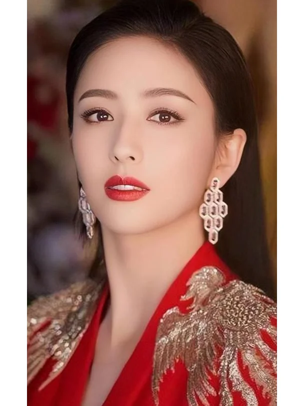 佟丽娅眼神，极致美，如梦似幻！