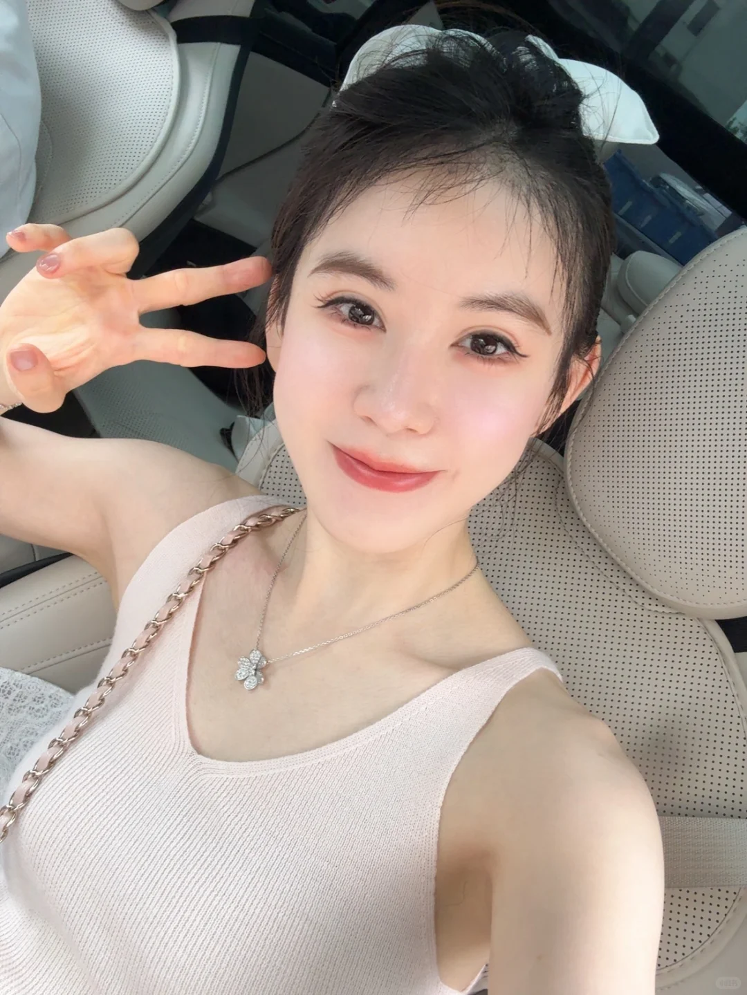 谁的车内自拍不美！😍😍