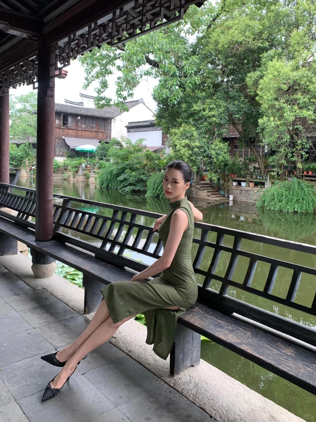 素色旗袍的美