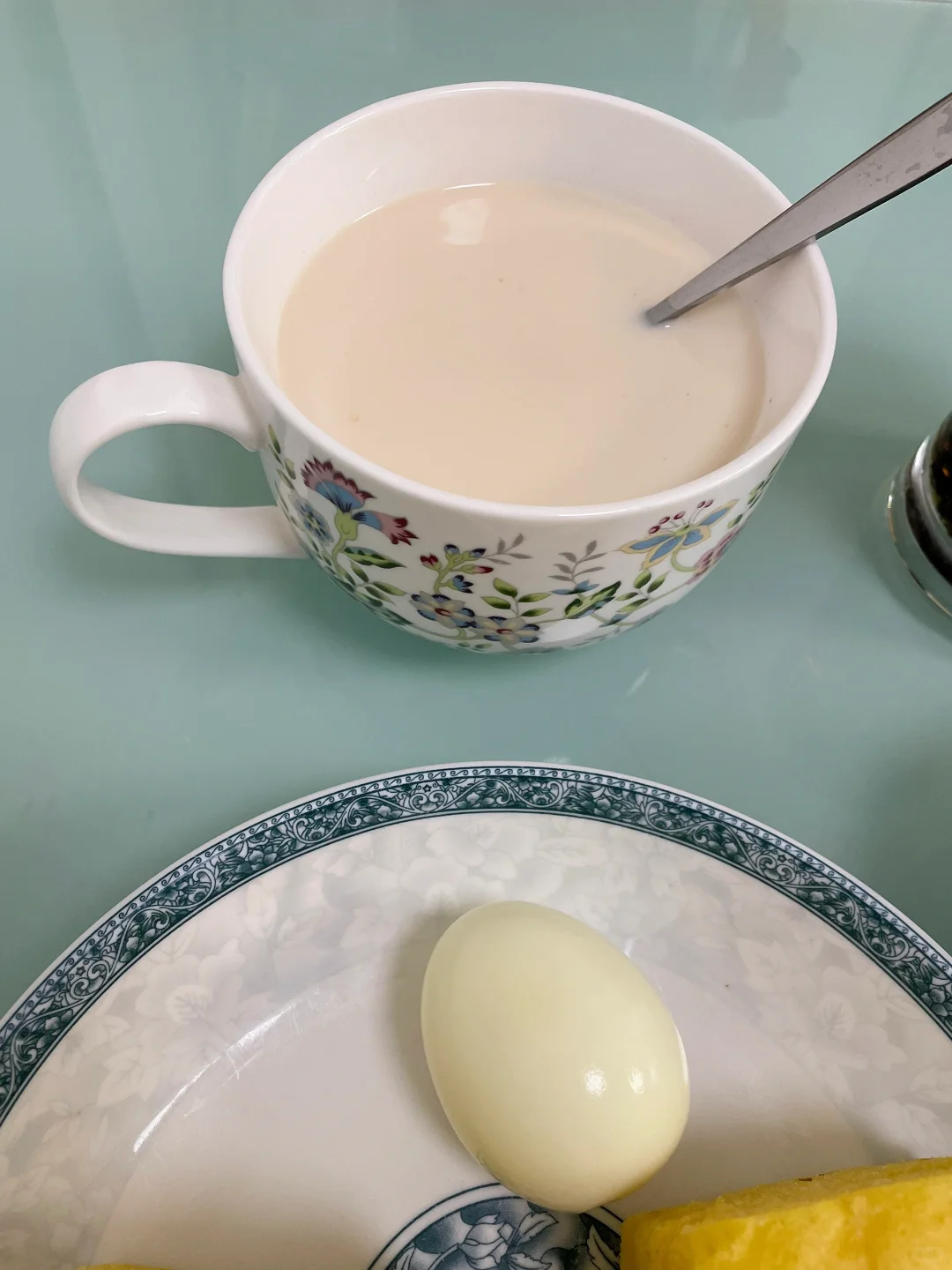 总喜欢在房产中介软件上，看豪宅～