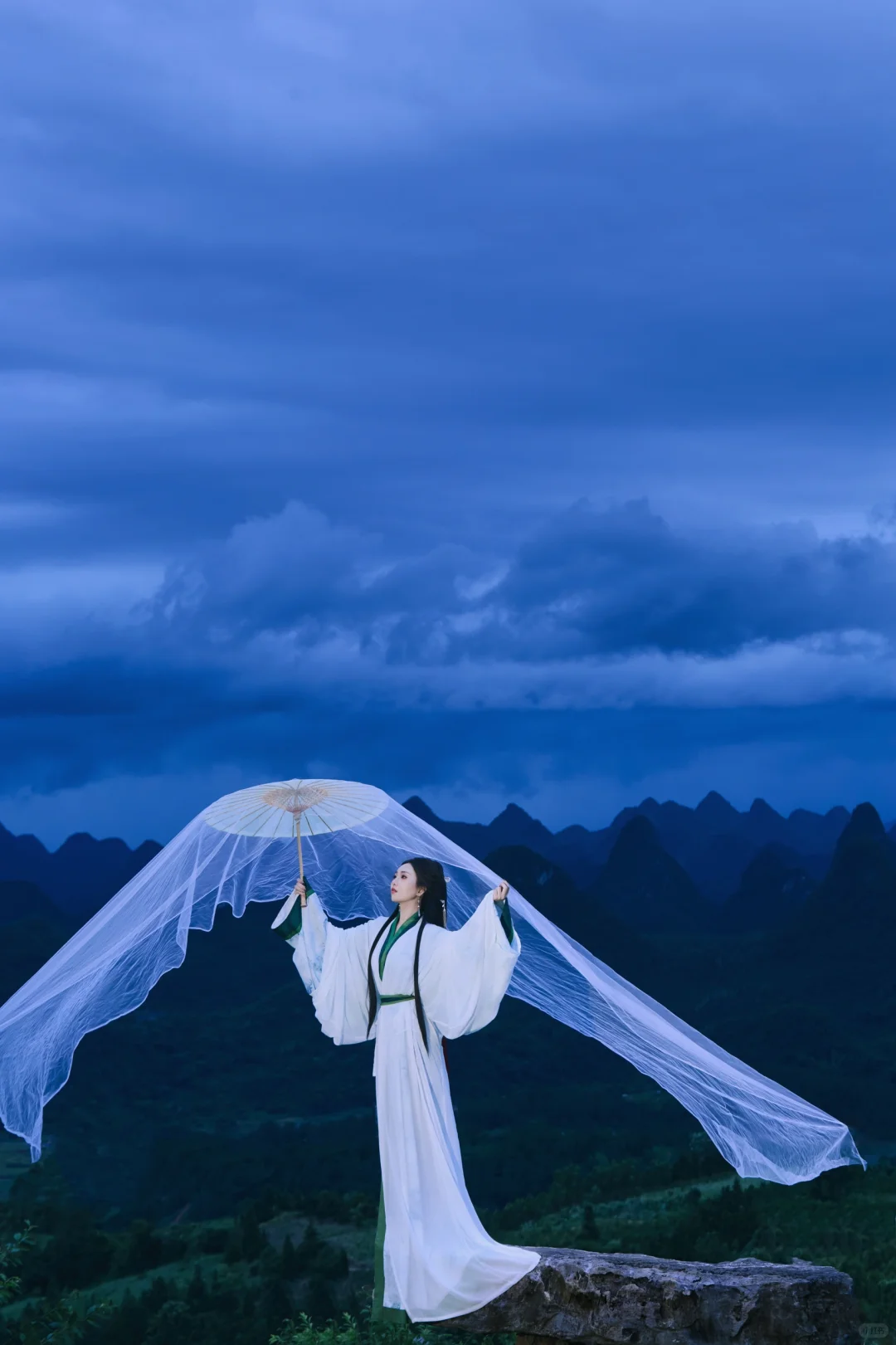 水墨转场，我见青山多妩媚