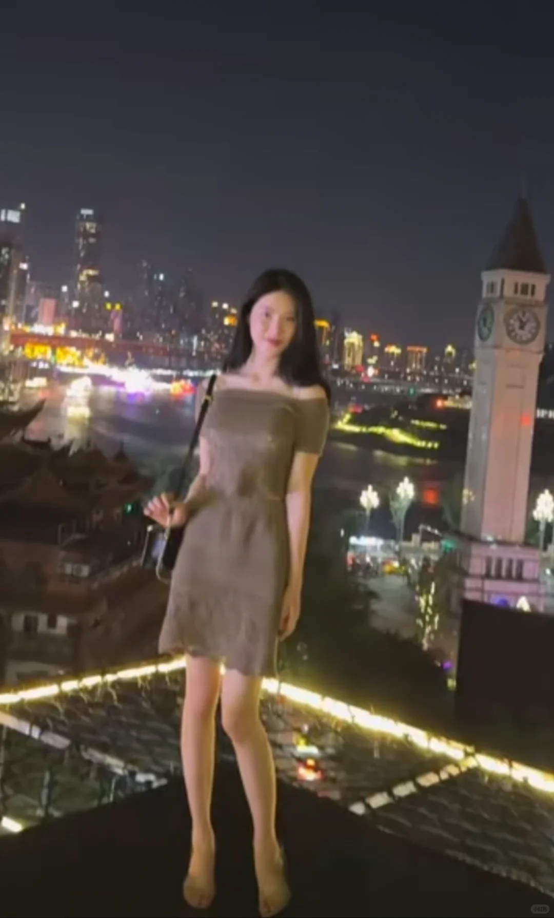 妩媚勾魂 风情万种卜斯斯