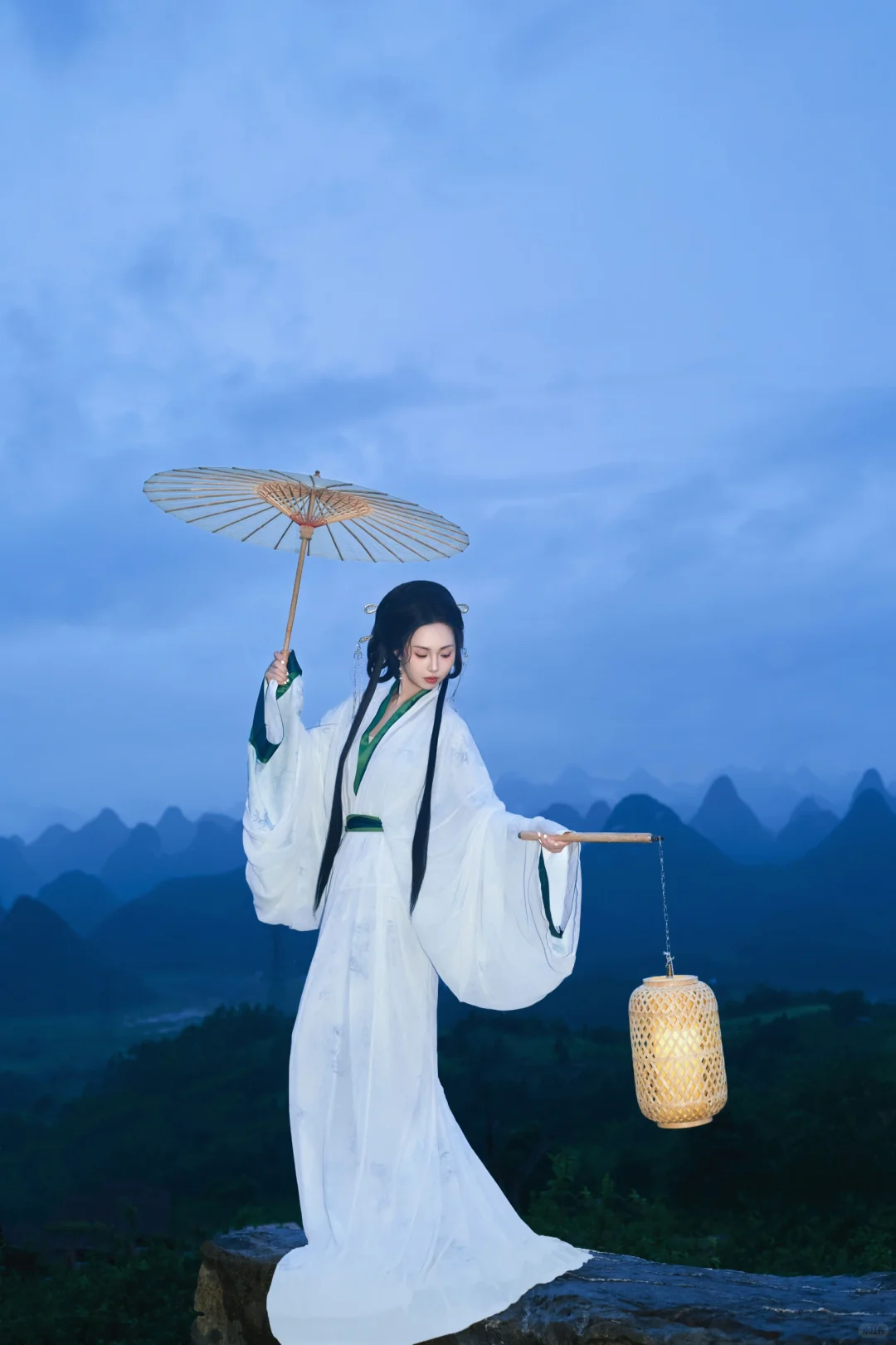 水墨转场，我见青山多妩媚