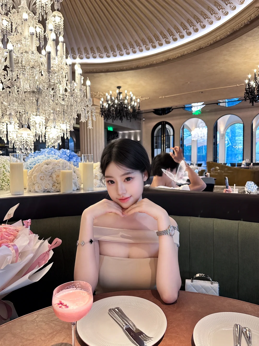 漂亮女人若是太天真就不是尤物了