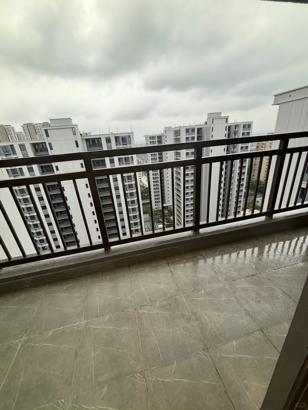 可惜我的新房还没住过，挂了几个月也没人问