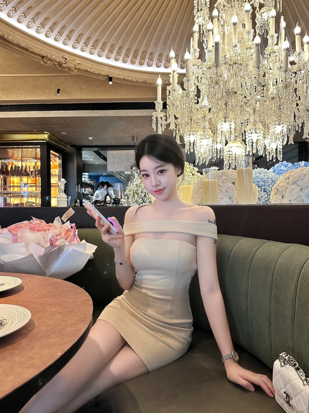 漂亮女人若是太天真就不是尤物了