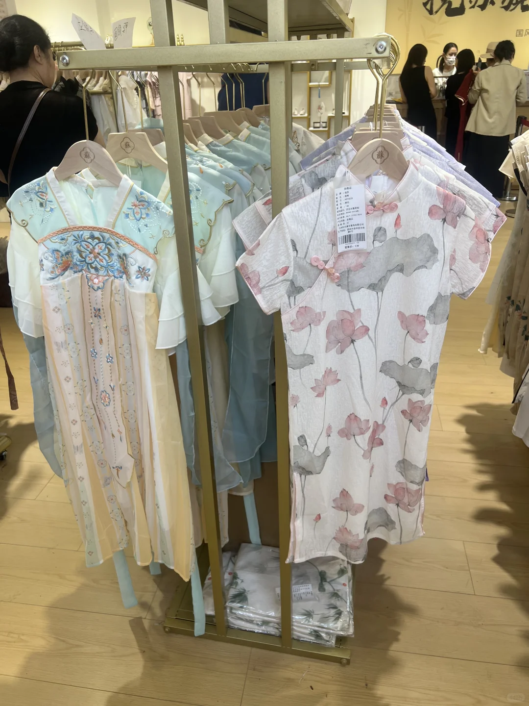 石家庄超大的一家旗袍店