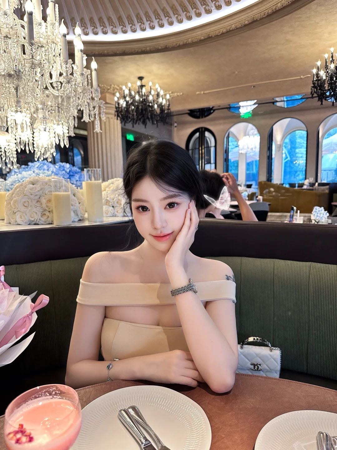 漂亮女人若是太天真就不是尤物了