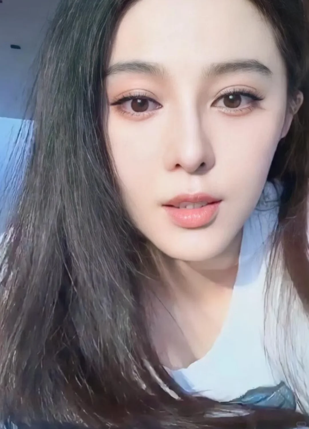 范冰冰不愧是狐狸眼模板，简直美翻了