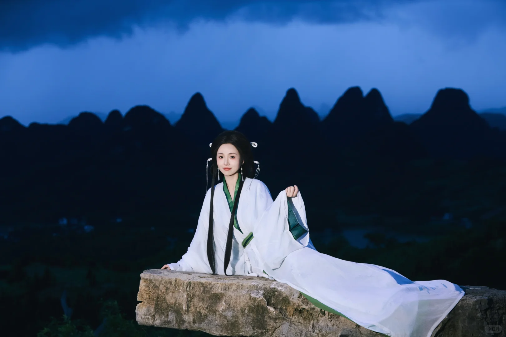 水墨转场，我见青山多妩媚