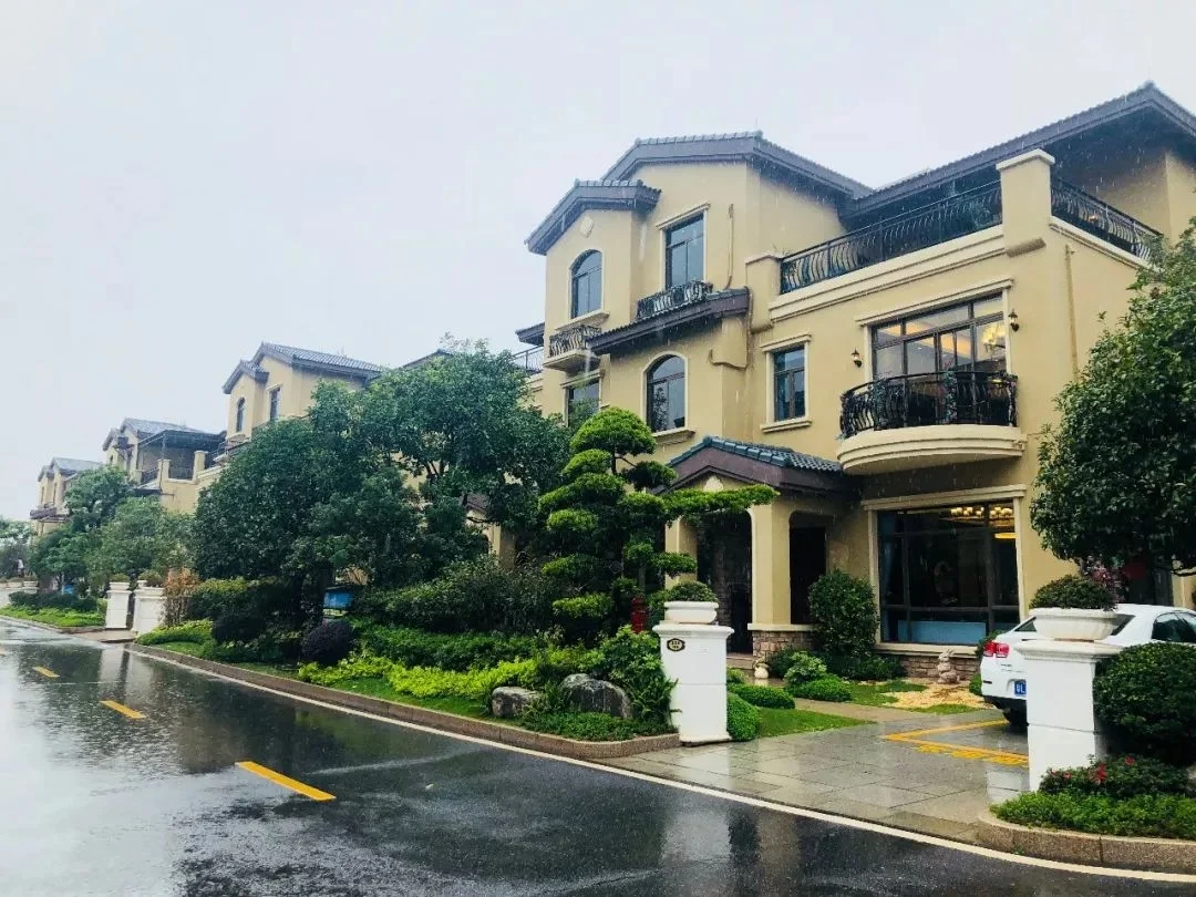 下雨天去看房 “王炸”操作 血赚经验。