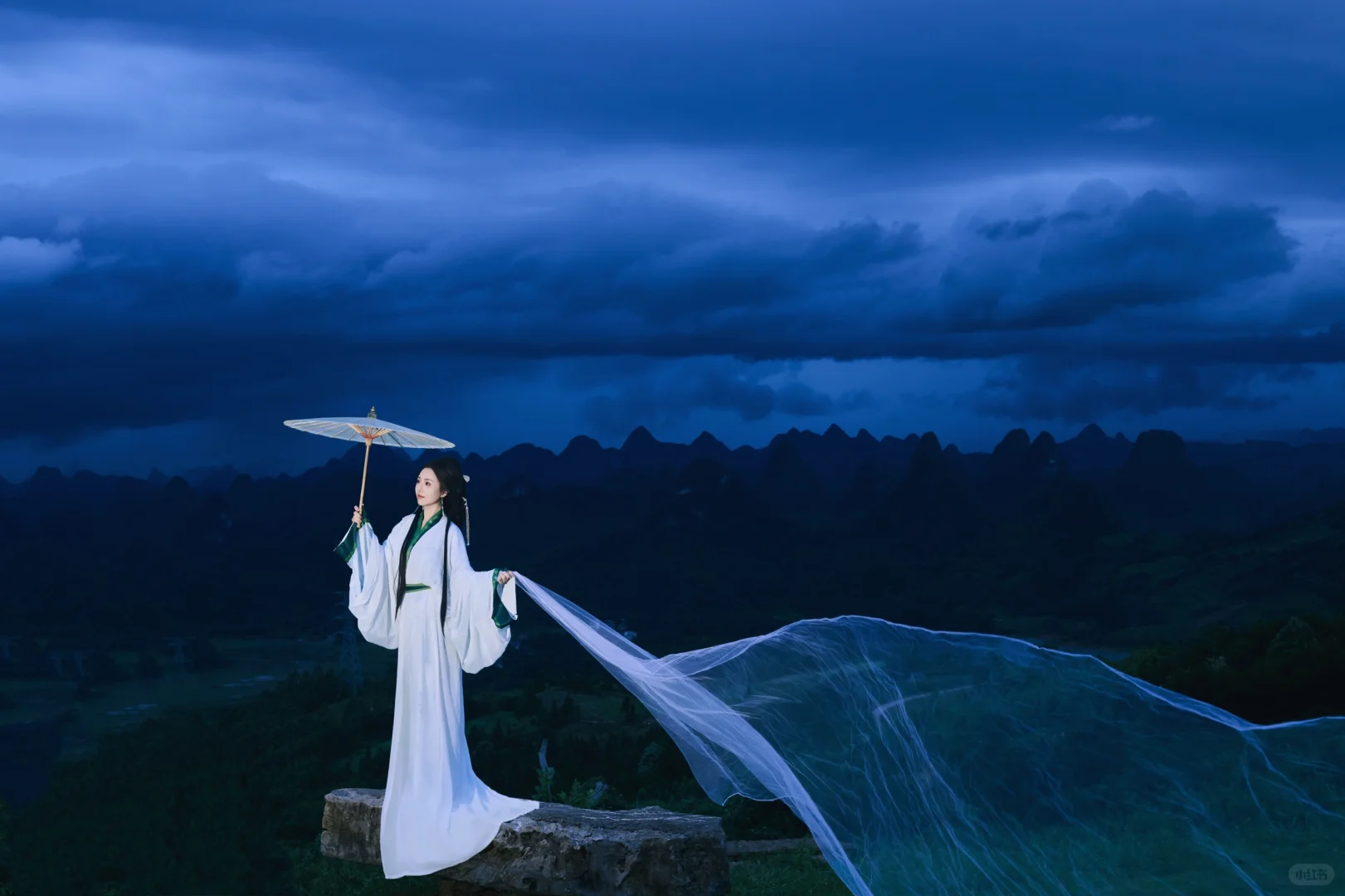 水墨转场，我见青山多妩媚