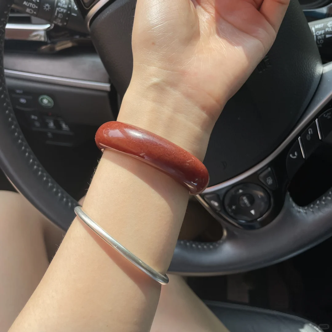 明媚显白又妖艳？？？