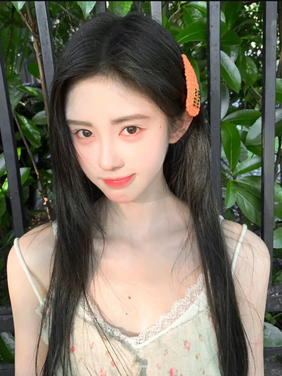 她的眼睛是“氛围感钓系眼”的顶配了吧❓