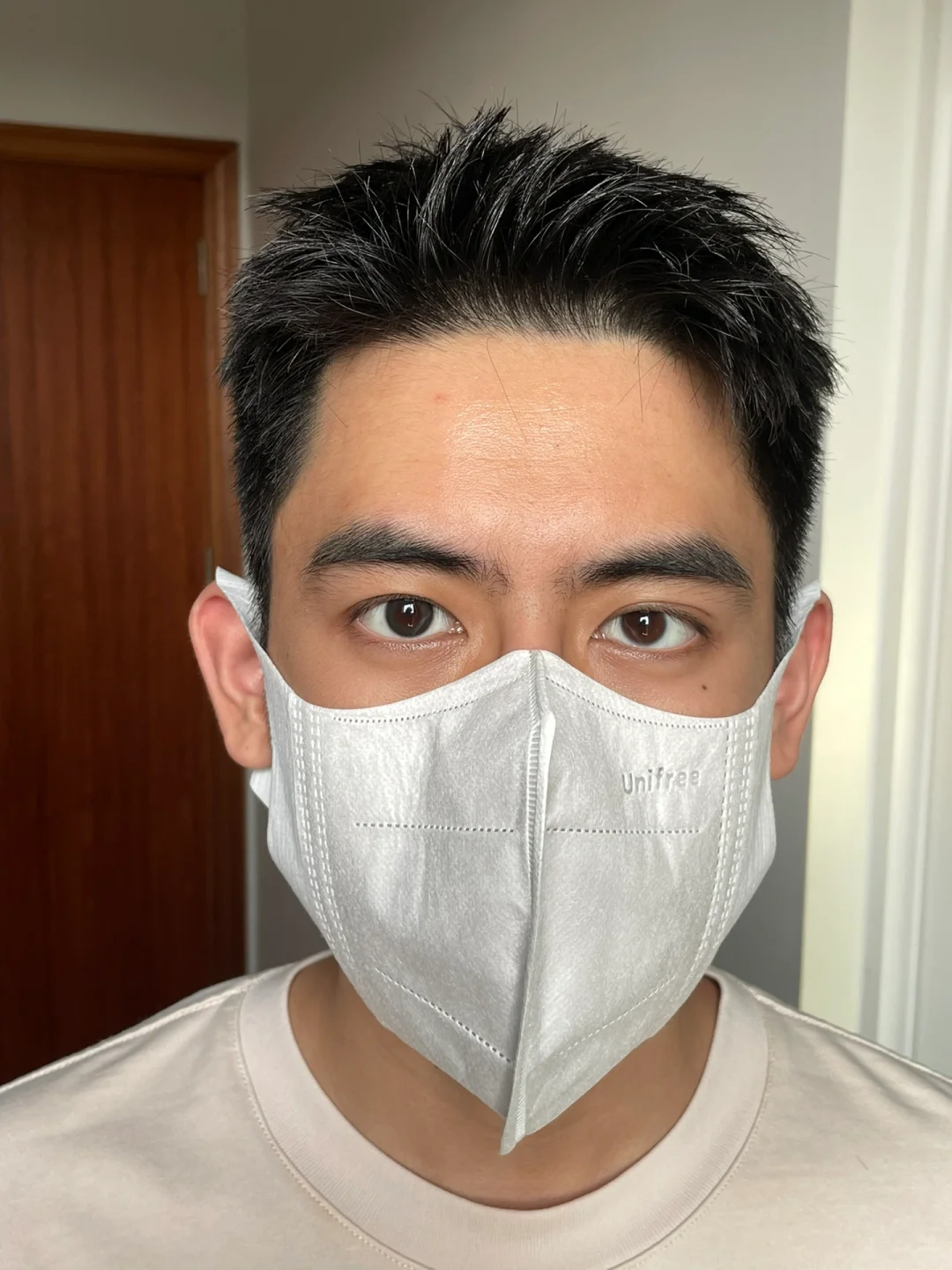 三白眼刚刚才知道什么叫炯炯有神
