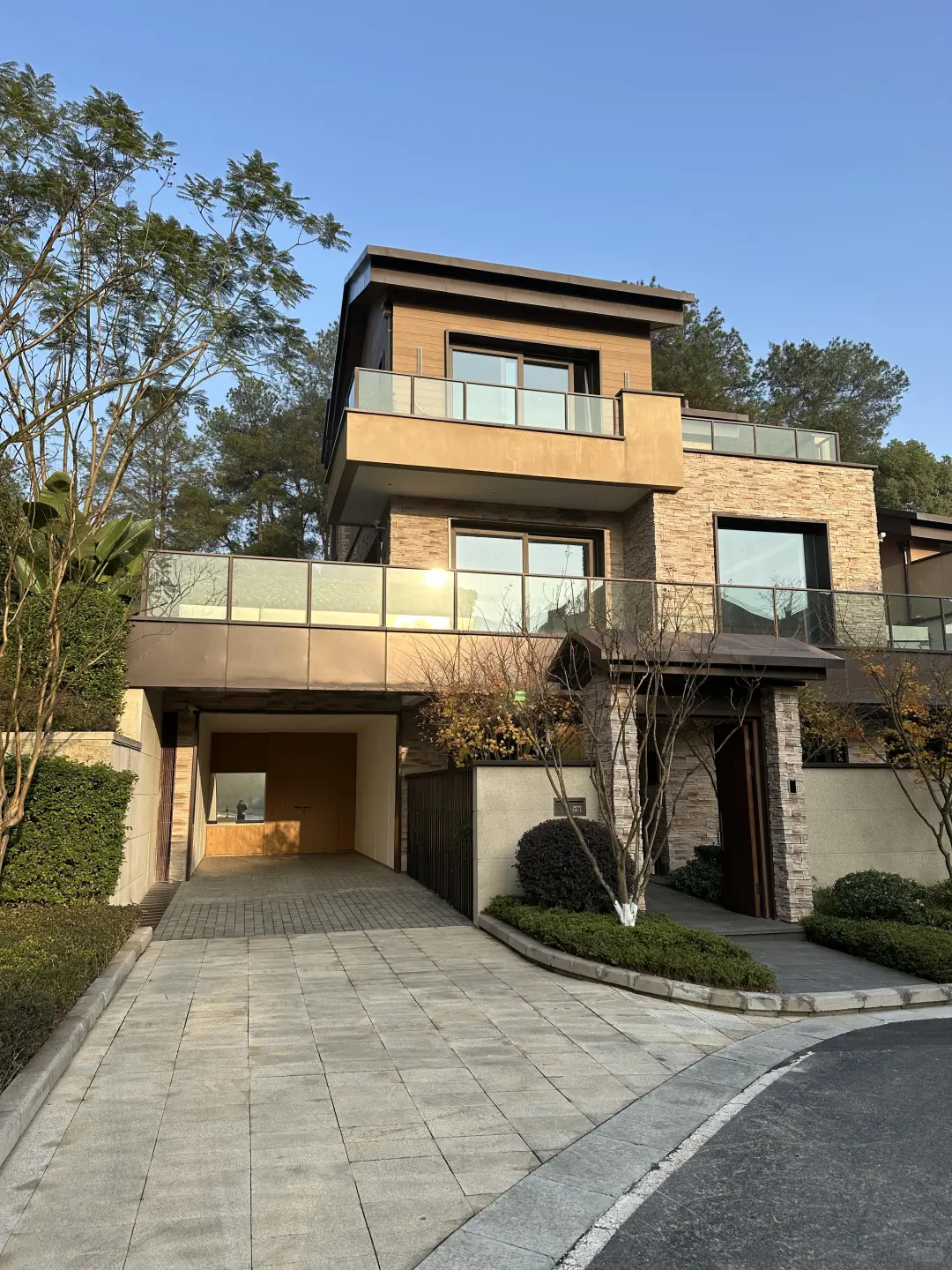 房东离开成都，这套房子拦腰砍160万就出！