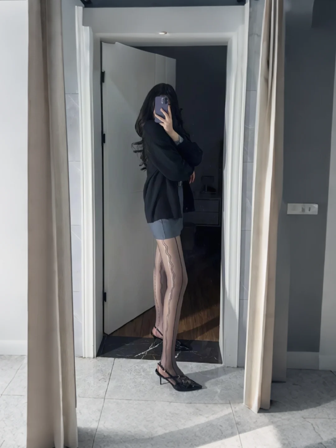 有钱的瞧不上俺，没钱的不敢娶俺