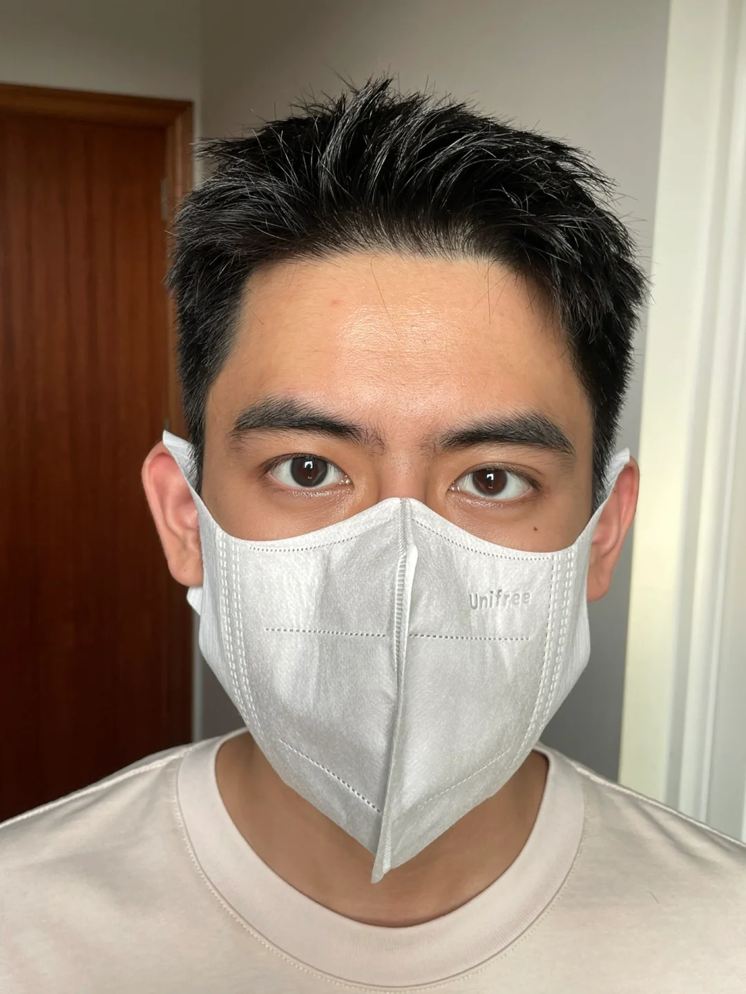 三白眼刚刚才知道什么叫炯炯有神