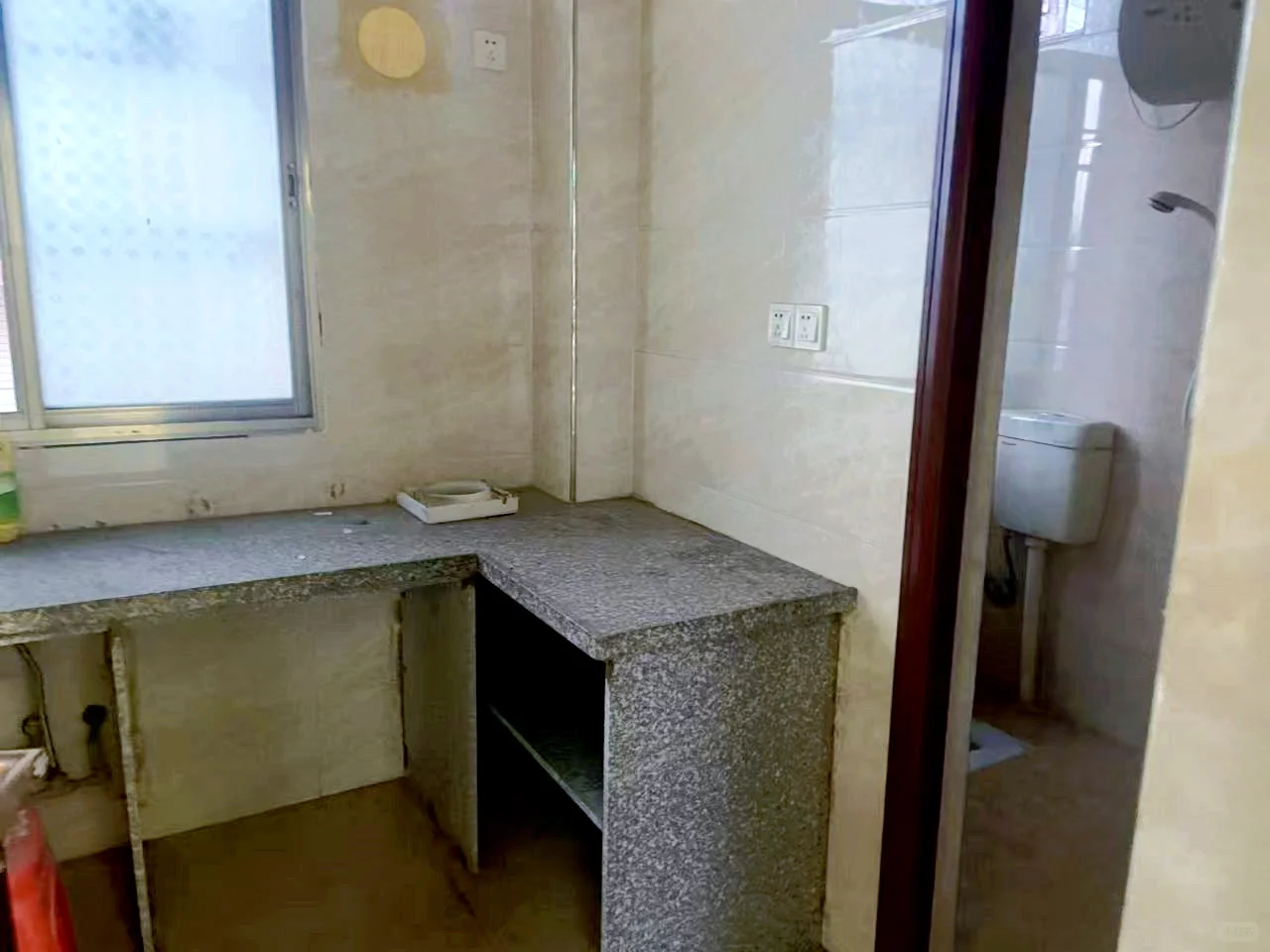 自家自建房出租，基本上没住过，水电设备齐全