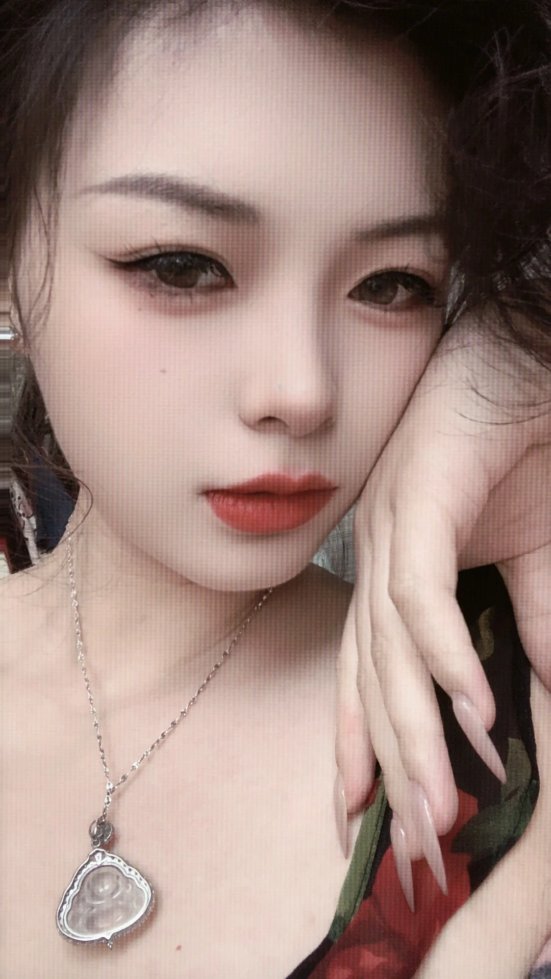 关于眼睛妩媚这点 神态大于形态
