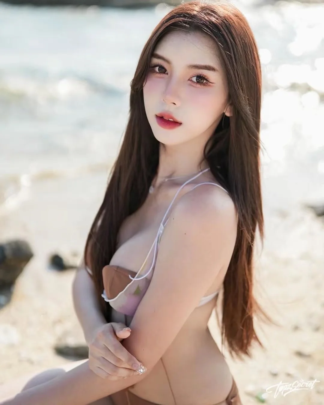 海边拍照姿势分享、海边氛围感拍照姿势分享