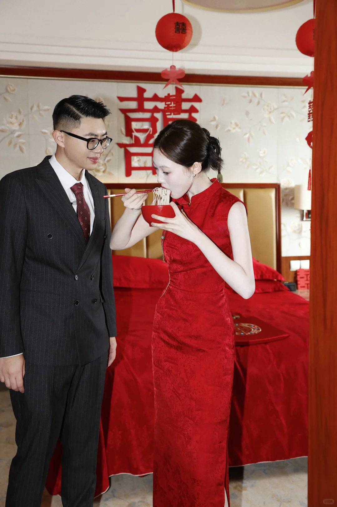 婚礼分享｜红旗袍把我显白到发光