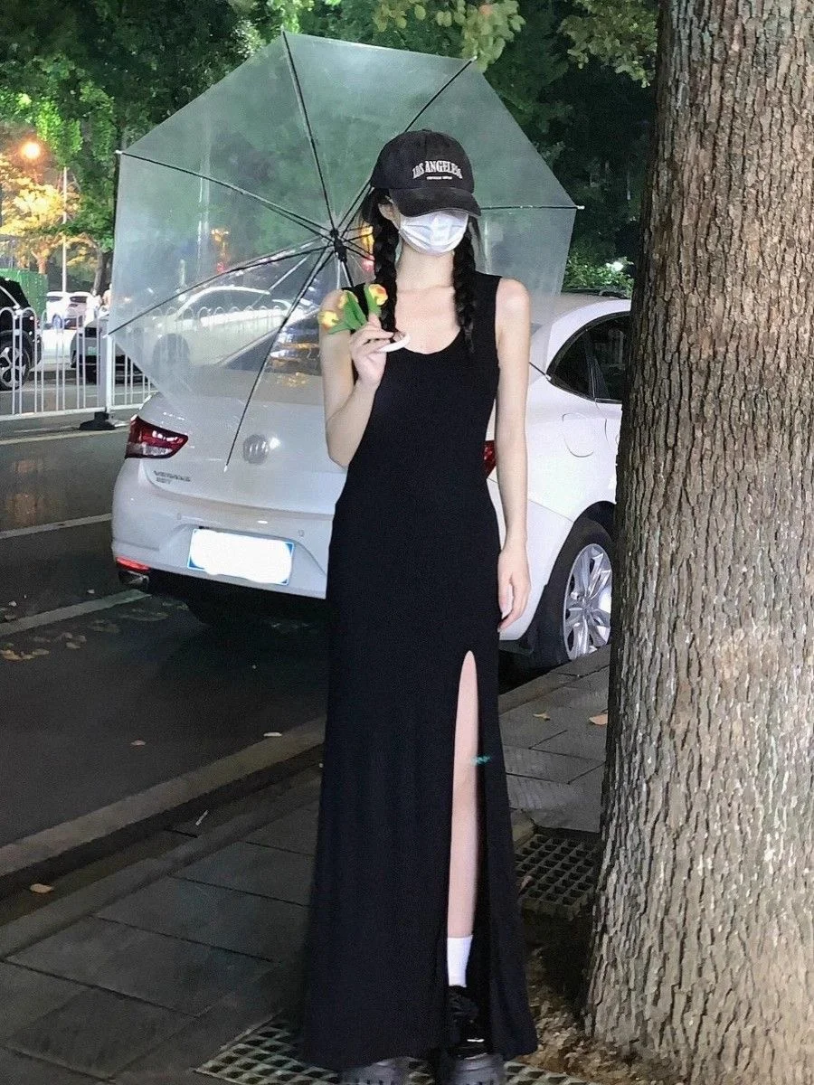 辣妹开衩法式纯欲辣妹坠感包臀连衣裙、