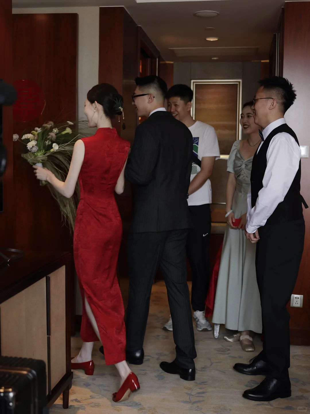 婚礼分享｜红旗袍把我显白到发光