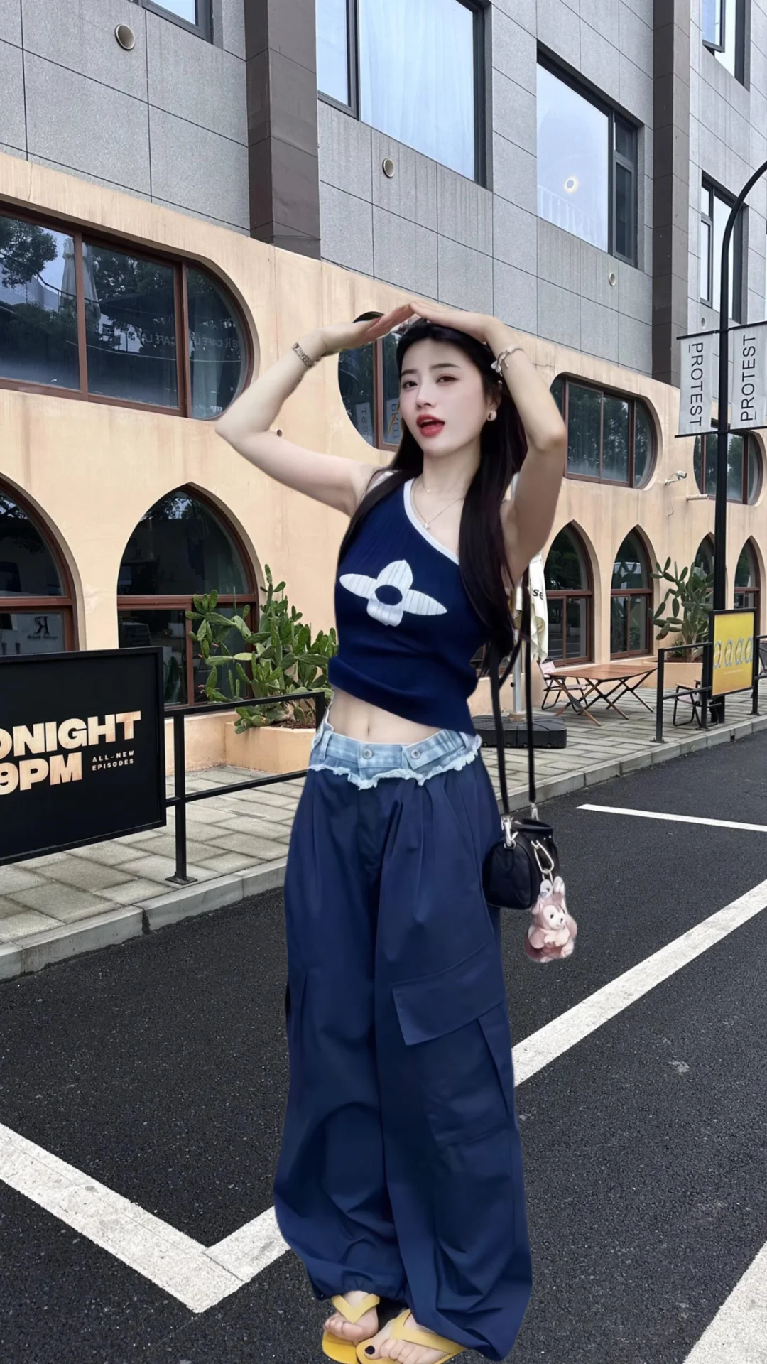 辣妹必备！辣妹背心➕阔腿裤，美爆了！