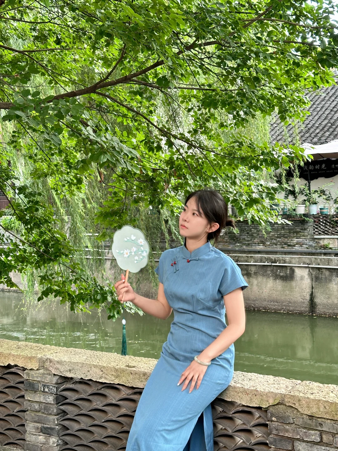 旗袍真的穿的出去吗，会不会很奇怪啊