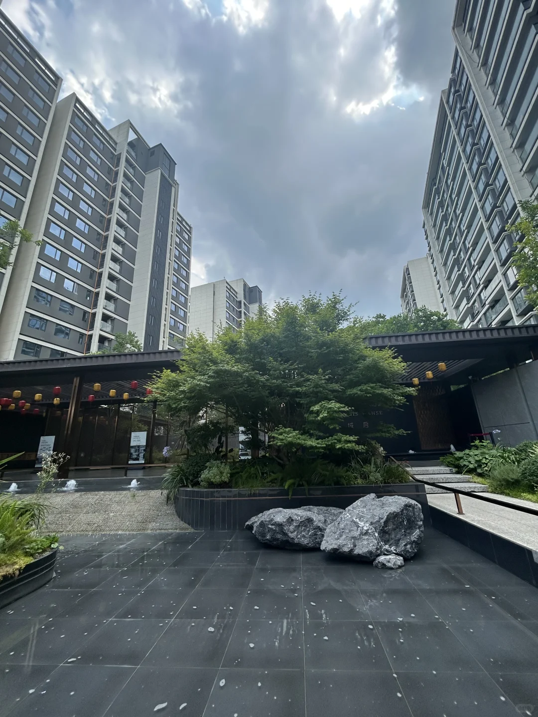 高新牛马看房日记：南门这个价位能入手吗