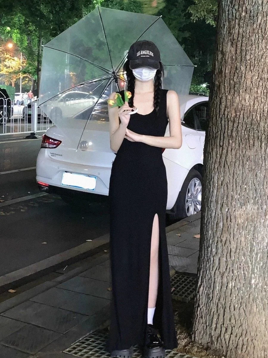 辣妹开衩法式纯欲辣妹坠感包臀连衣裙、