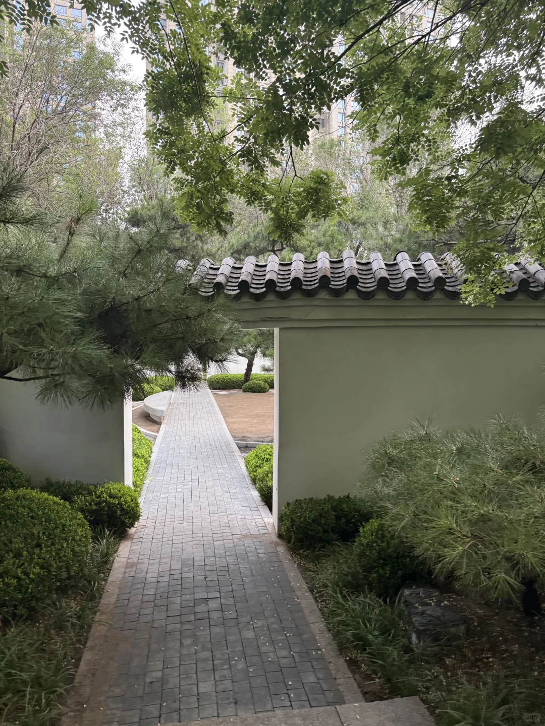 本想一家人一起住，现在要分开，赔本2000W出